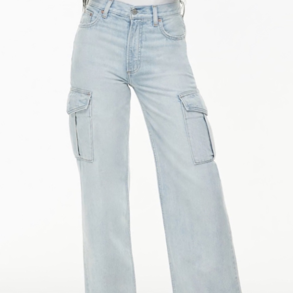 Denim Forum Light Wash Wide-Leg Cargo Jeans
